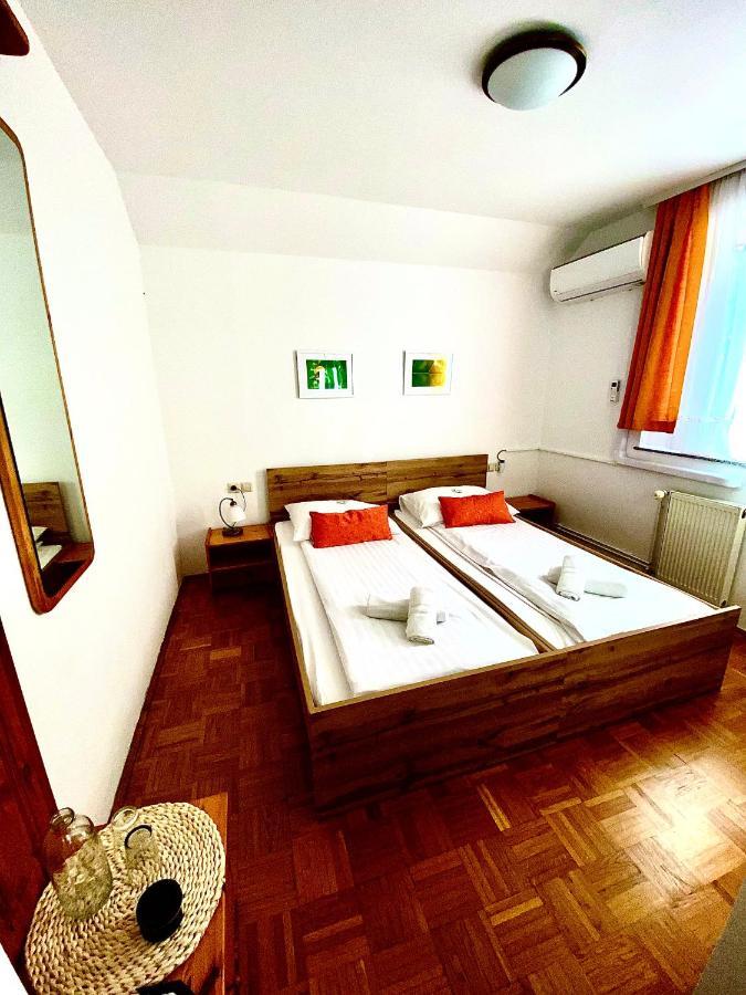 Guesthouse Pri Cebelici Lukovica pri Domžalah エクステリア 写真