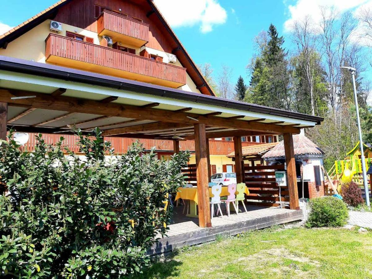 Guesthouse Pri Cebelici Lukovica pri Domžalah エクステリア 写真