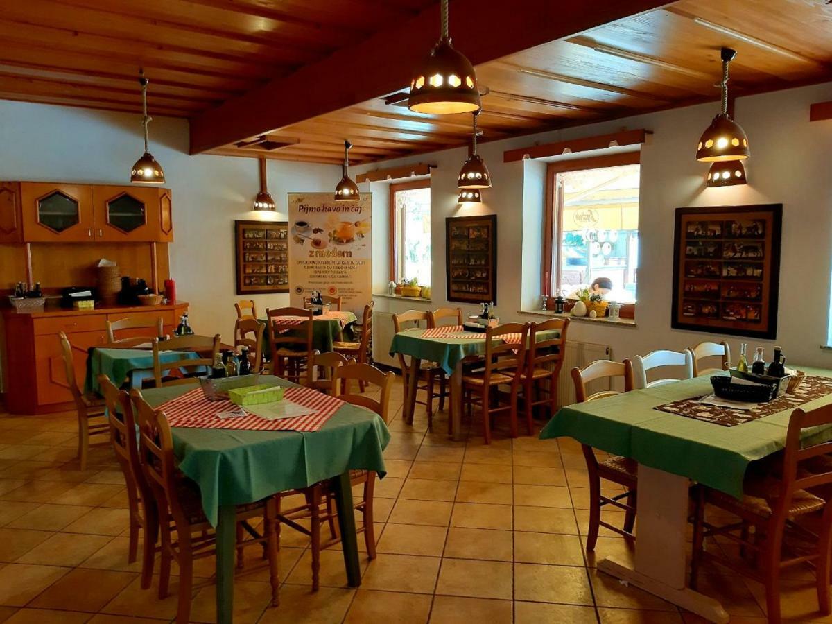 Guesthouse Pri Cebelici Lukovica pri Domžalah エクステリア 写真