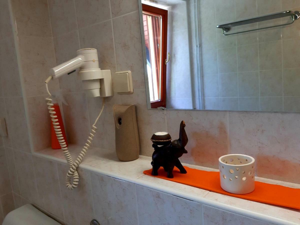 Guesthouse Pri Cebelici Lukovica pri Domžalah エクステリア 写真